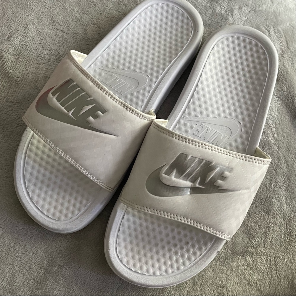 Women’s white Nike slides size 8